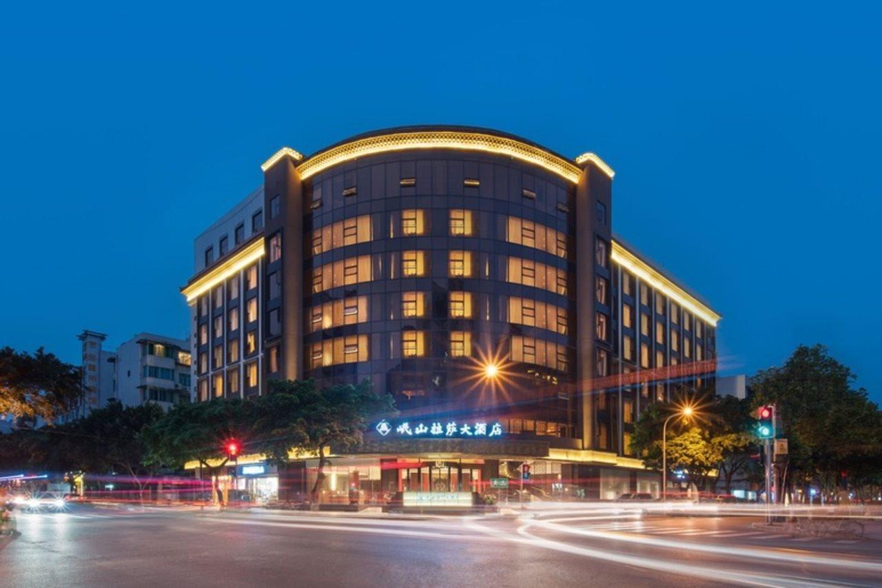 Minshan Lhasa Grand Hotel Чънду Екстериор снимка