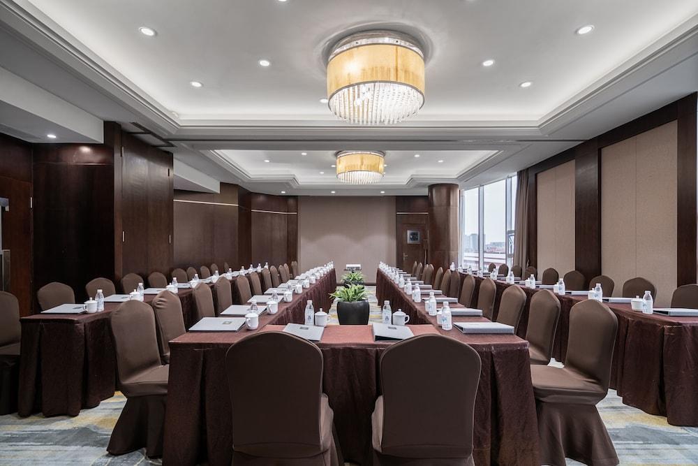 Minshan Lhasa Grand Hotel Чънду Екстериор снимка