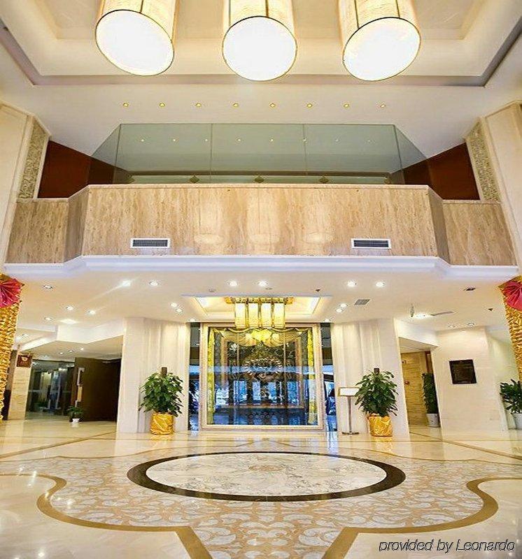 Minshan Lhasa Grand Hotel Чънду Екстериор снимка
