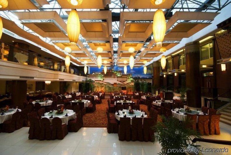 Minshan Lhasa Grand Hotel Чънду Ресторант снимка