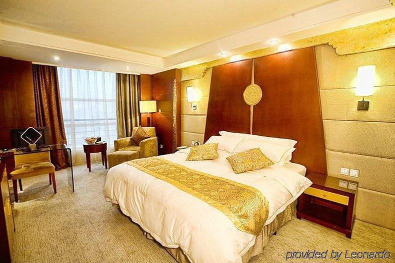 Minshan Lhasa Grand Hotel Чънду Екстериор снимка