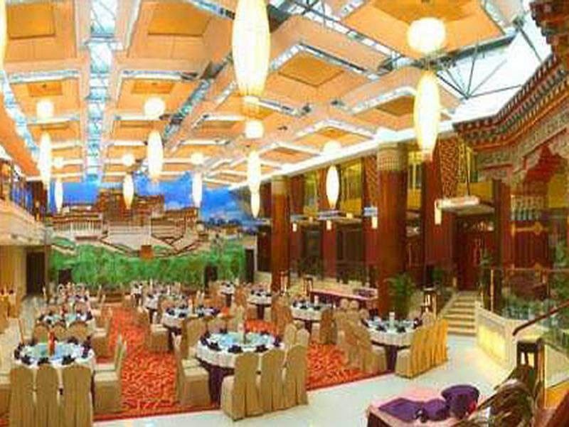 Minshan Lhasa Grand Hotel Чънду Екстериор снимка