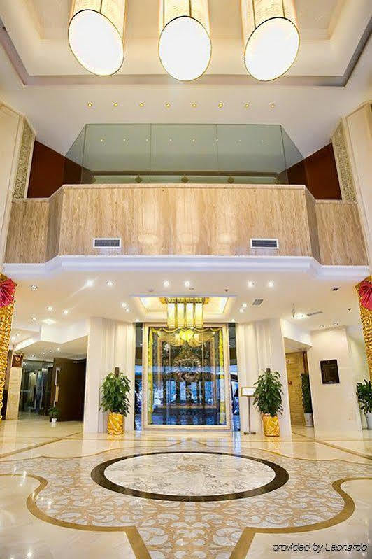 Minshan Lhasa Grand Hotel Чънду Интериор снимка